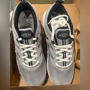 KEEN Men's Light Gray and Black Sneakers